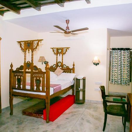 ตริอุม เฮฮริเทจ วิลลา Villa Chengannur ภายนอก รูปภาพ