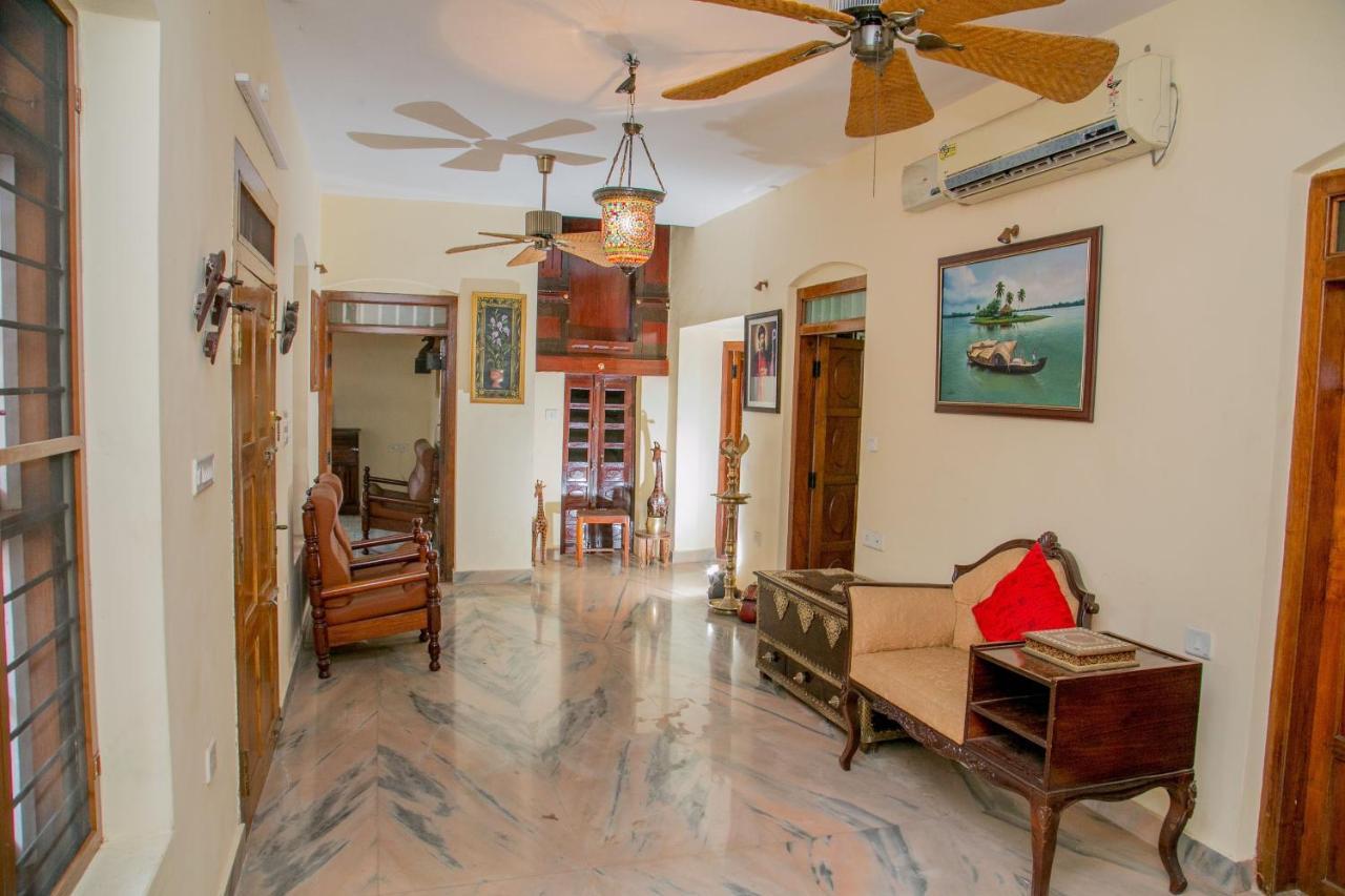 ตริอุม เฮฮริเทจ วิลลา Villa Chengannur ภายนอก รูปภาพ