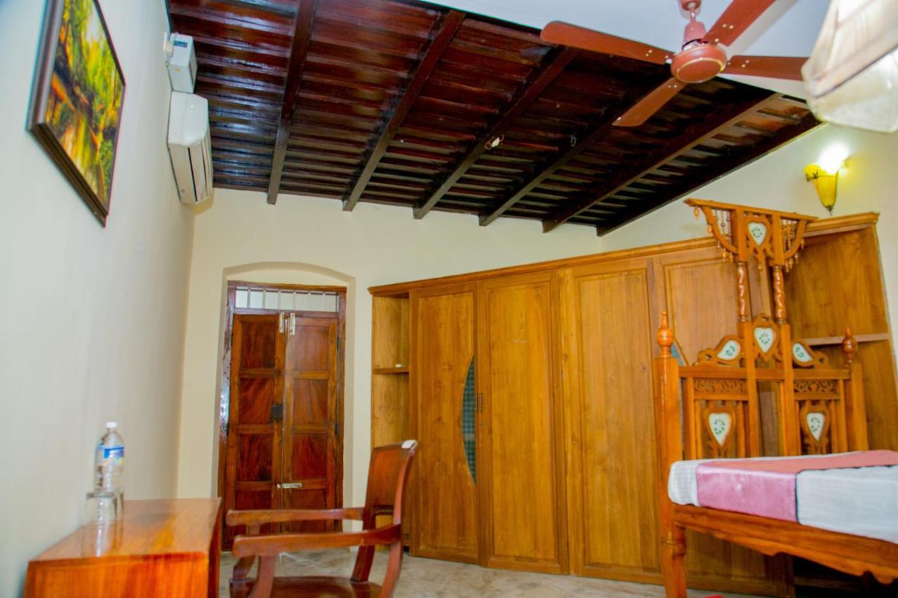 ตริอุม เฮฮริเทจ วิลลา Villa Chengannur ภายนอก รูปภาพ